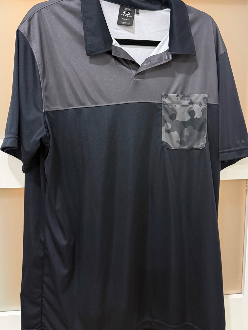 Oakley Men’s Black and Gray Short-Sleeve Polo with Camouflage Pocket